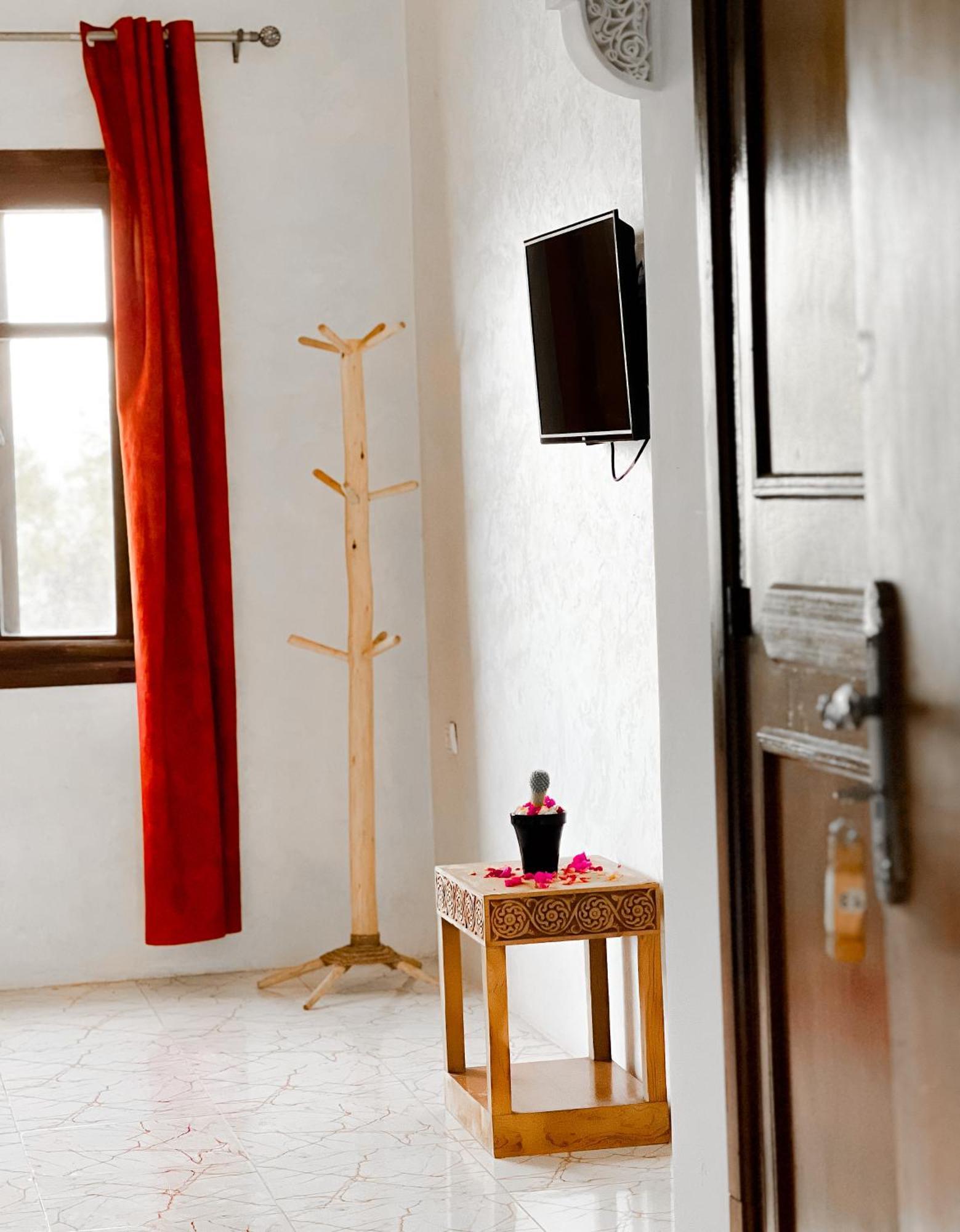Guest House Qodwa Sidi Abdallah Ghiat Bagian luar foto