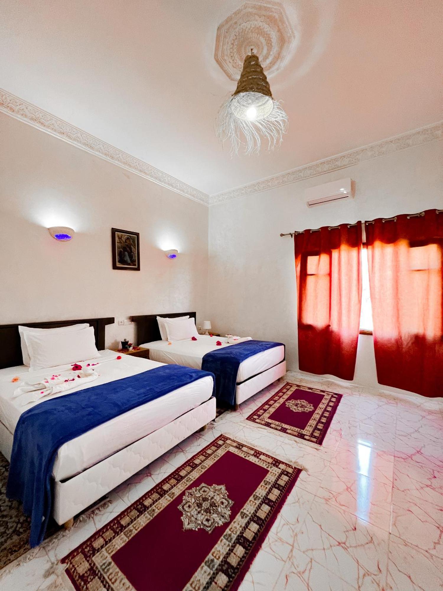 Guest House Qodwa Sidi Abdallah Ghiat Bagian luar foto