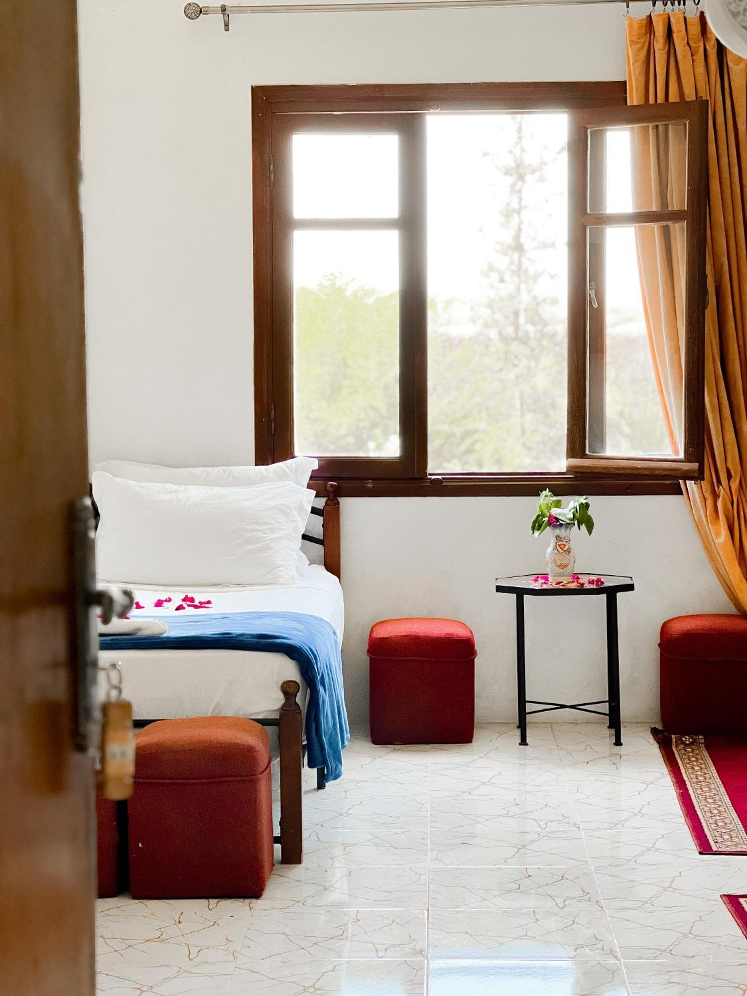 Guest House Qodwa Sidi Abdallah Ghiat Bagian luar foto