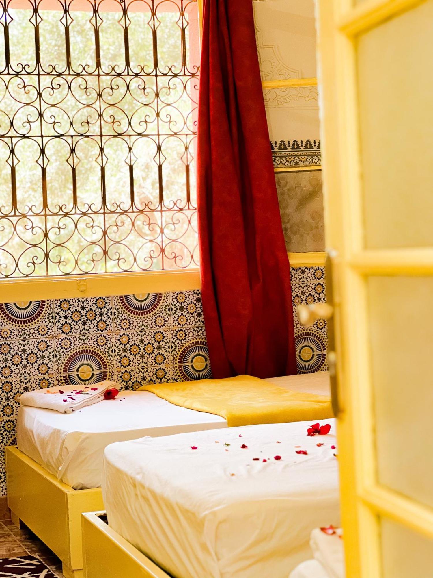 Guest House Qodwa Sidi Abdallah Ghiat Bagian luar foto