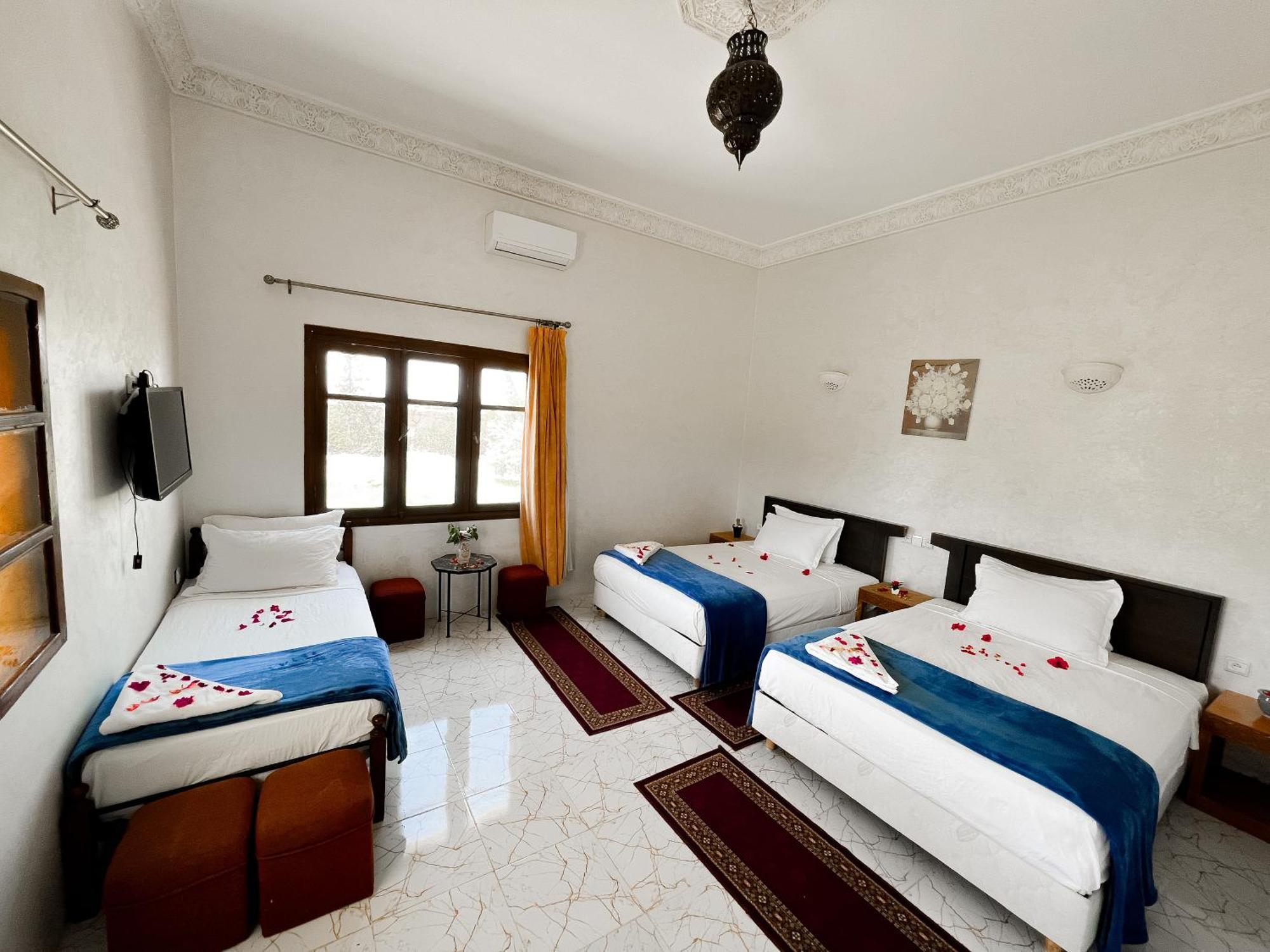 Guest House Qodwa Sidi Abdallah Ghiat Bagian luar foto