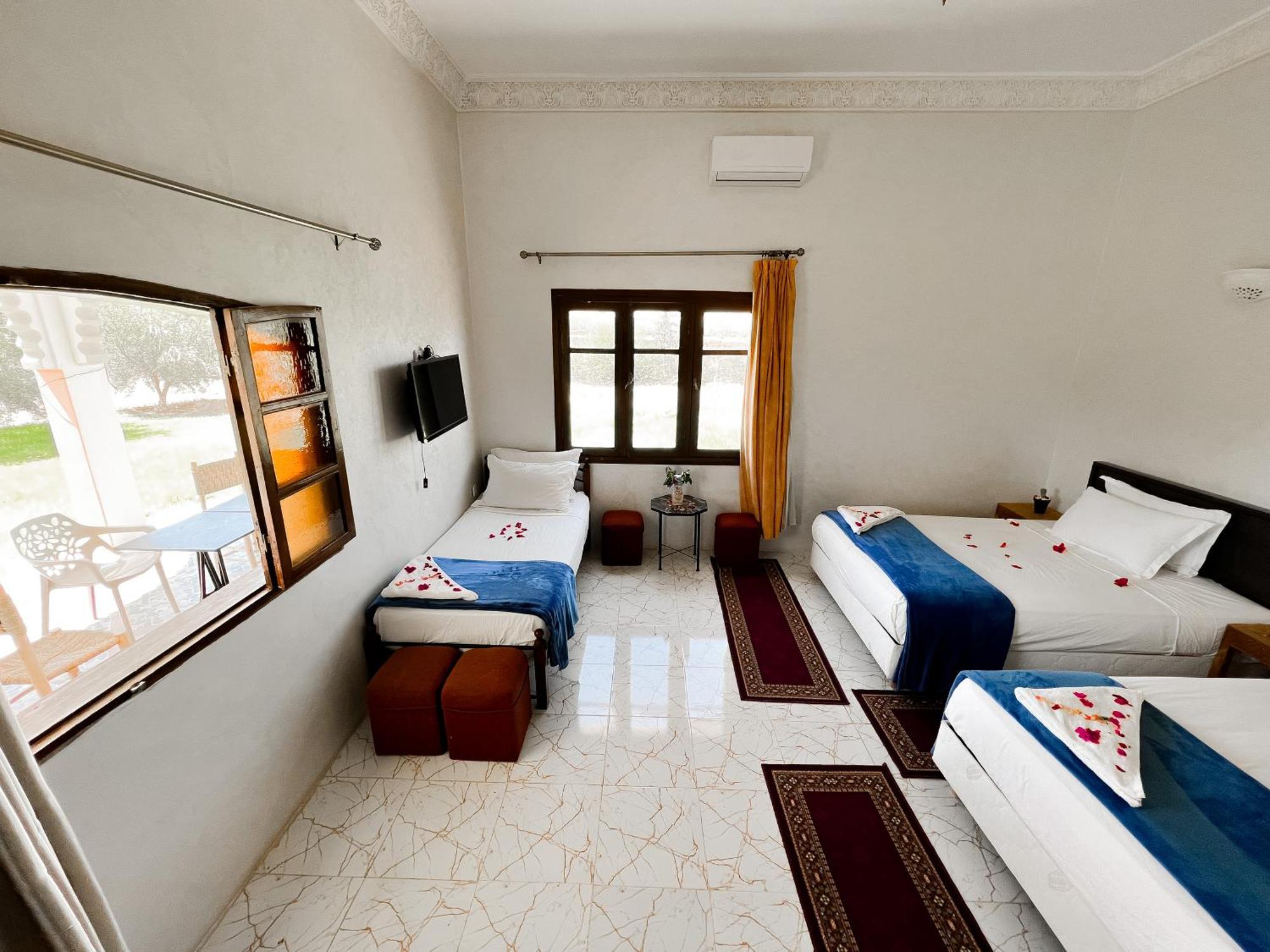 Guest House Qodwa Sidi Abdallah Ghiat Bagian luar foto