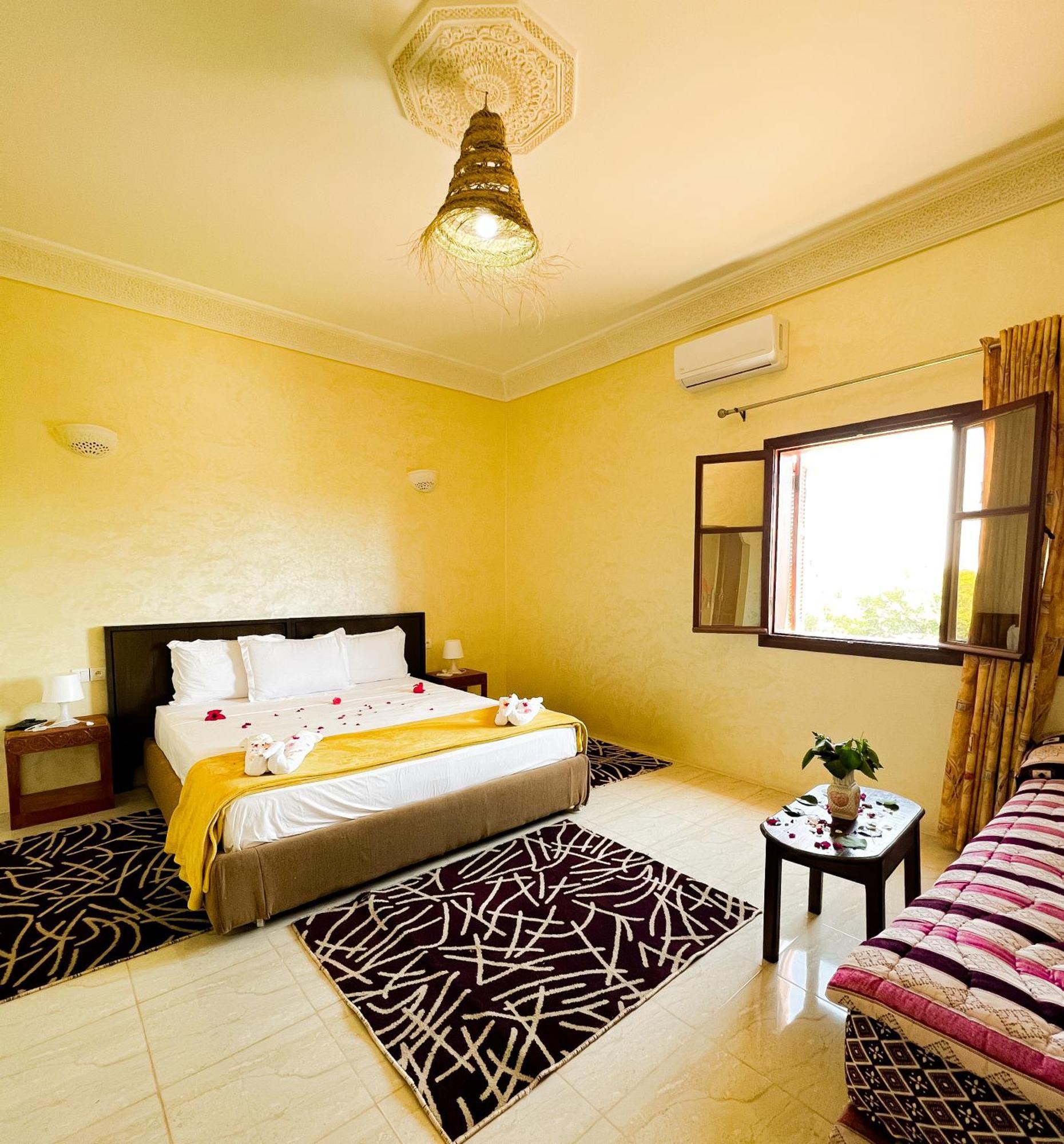 Guest House Qodwa Sidi Abdallah Ghiat Bagian luar foto