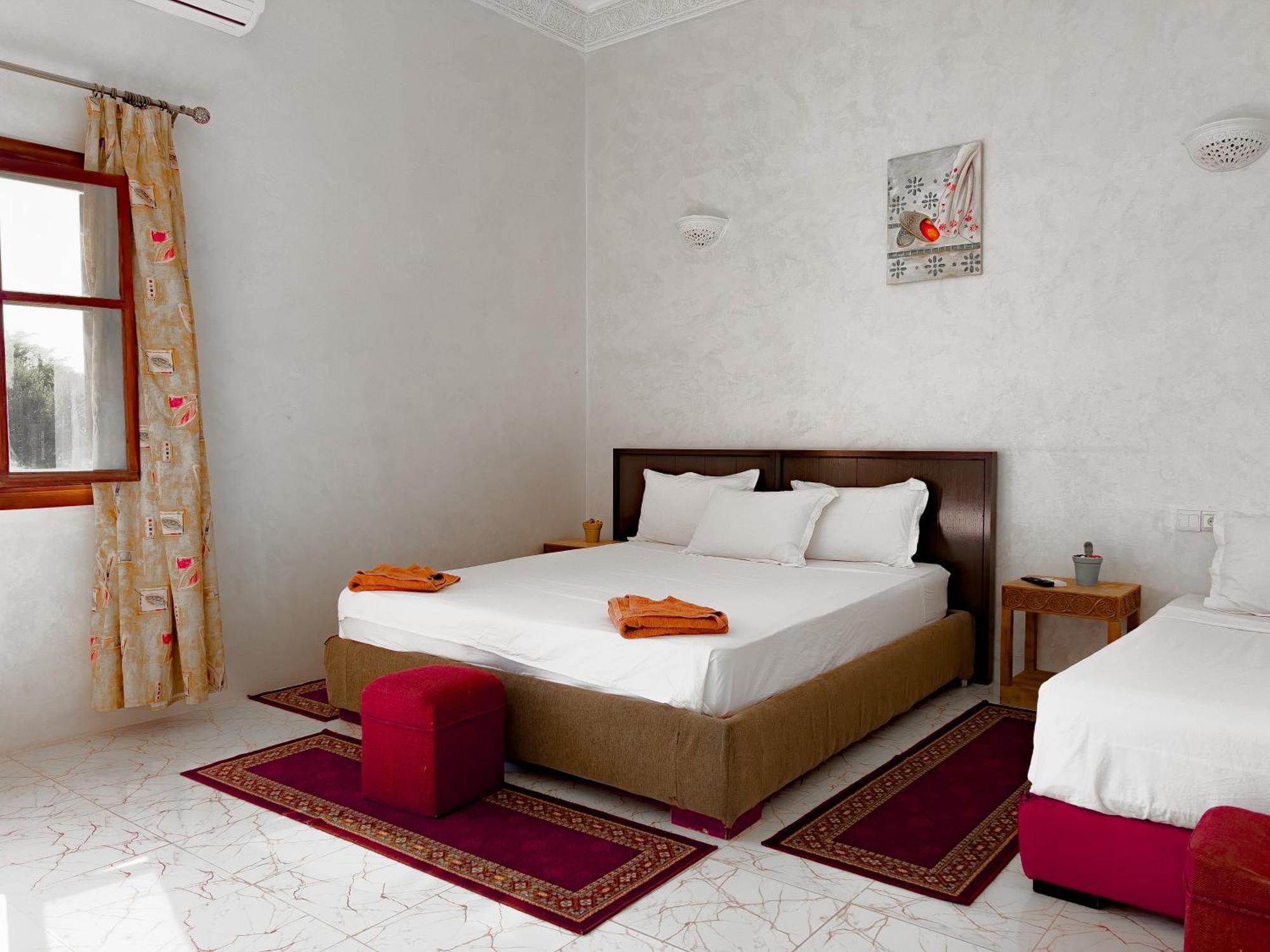 Guest House Qodwa Sidi Abdallah Ghiat Bagian luar foto