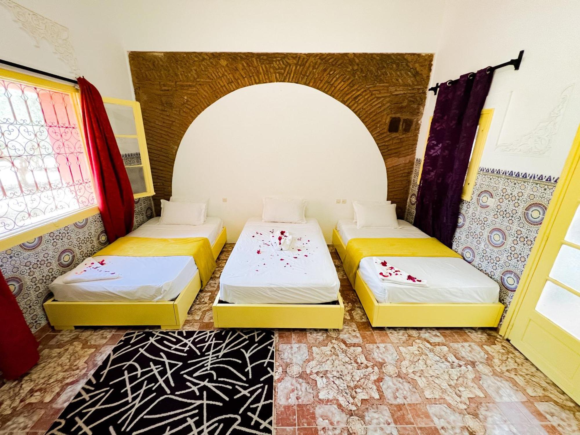Guest House Qodwa Sidi Abdallah Ghiat Bagian luar foto