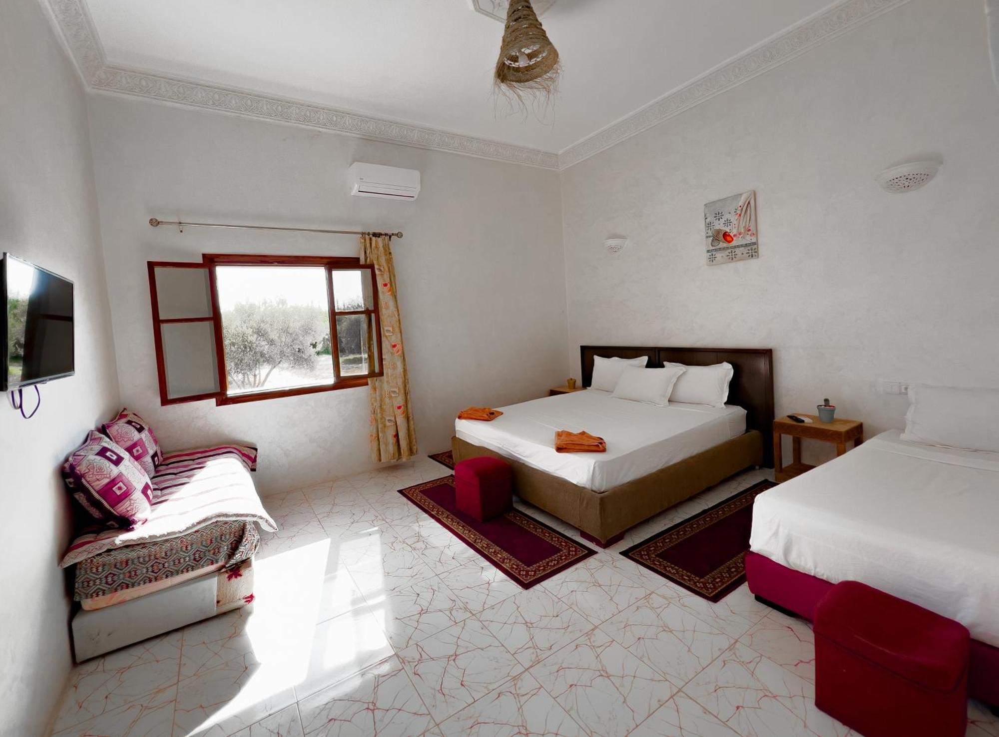 Guest House Qodwa Sidi Abdallah Ghiat Bagian luar foto